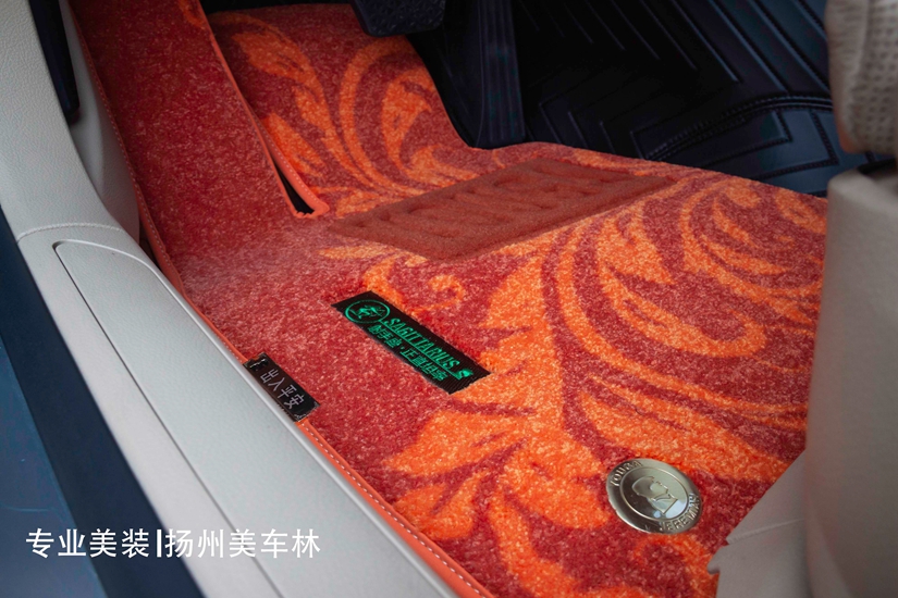 宝马730L更换软包脚垫